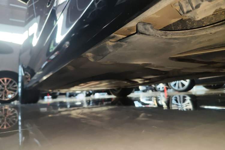 Used BMW 5 Series 2021 525Li Luxury Package Left Side Sill