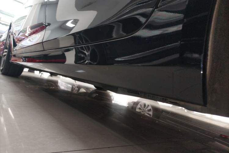 Used BMW 5 Series 2021 Restyled 530Li Leading Edition Luxury Package Left Side Sill