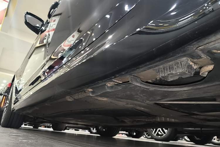 Used BMW 5 Series 2021 530Li Leading Model M Sport Package Left Side Sill