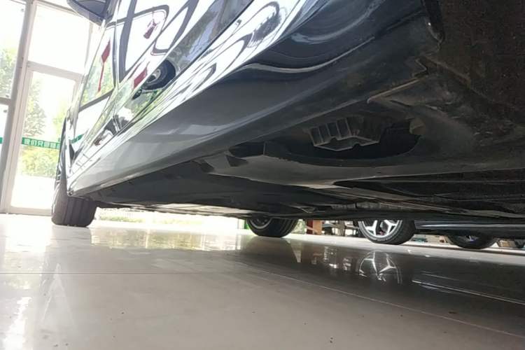 Used BMW 5 Series 2021 530Li xDrive M Sport Package Left Side Sill