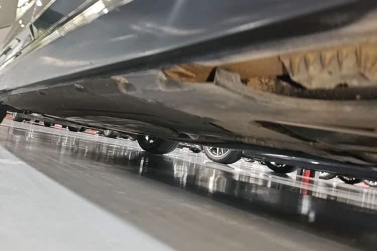 Used BMW 5 Series 2021 525Li M Sport Package Left Side Sill