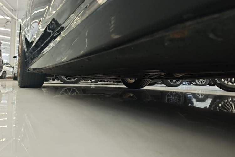 Used BMW 5 Series 2021 Facelifted 525Li M Sport Package Left Side Sill
