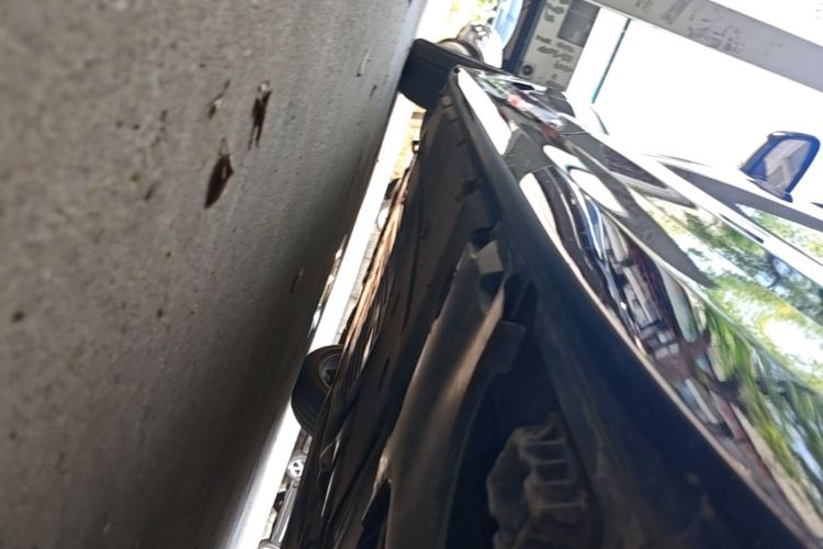 Used BMW 5 Series 2021 530Li Leading Luxury Package Left Side Sill