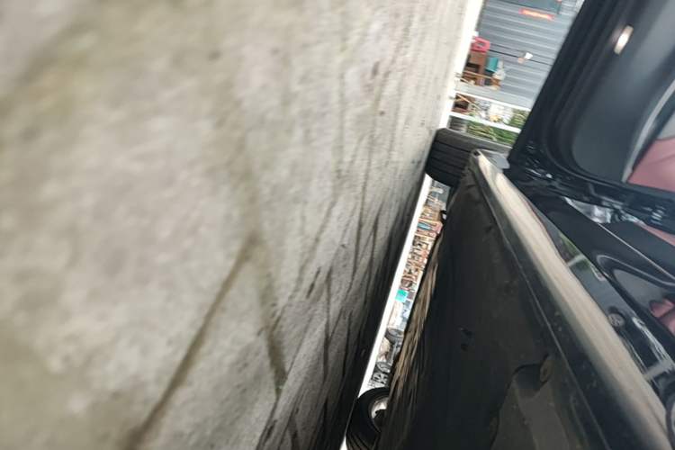 Used BMW 5 Series 2021 530Li Leading Luxury Package Left Side Sill
