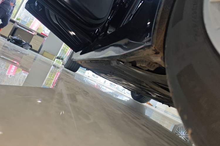 Used BMW 5 Series 2021 525Li Luxury Package Left Side Sill