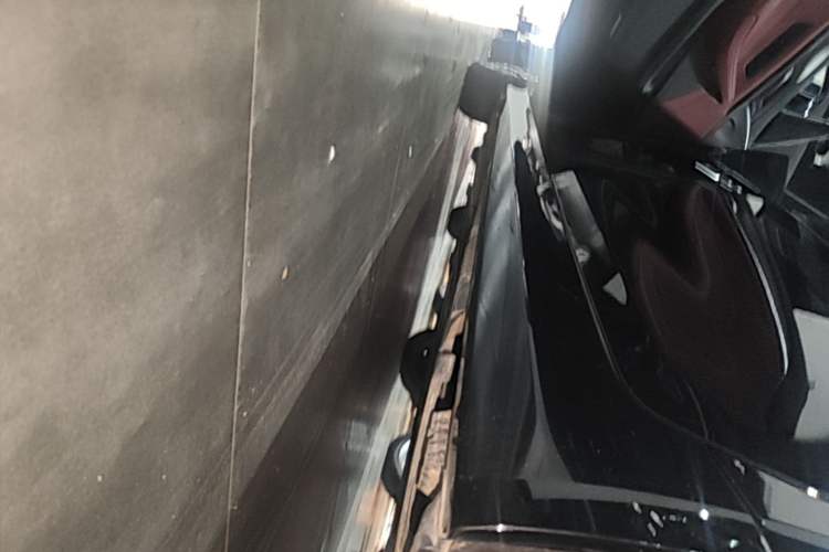 Used BMW 5 Series 2021 530Li Leading Luxury Package Left Side Sill