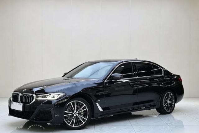 Używany BMW 5 Series 2021 530Li Leading Model M Sport Package