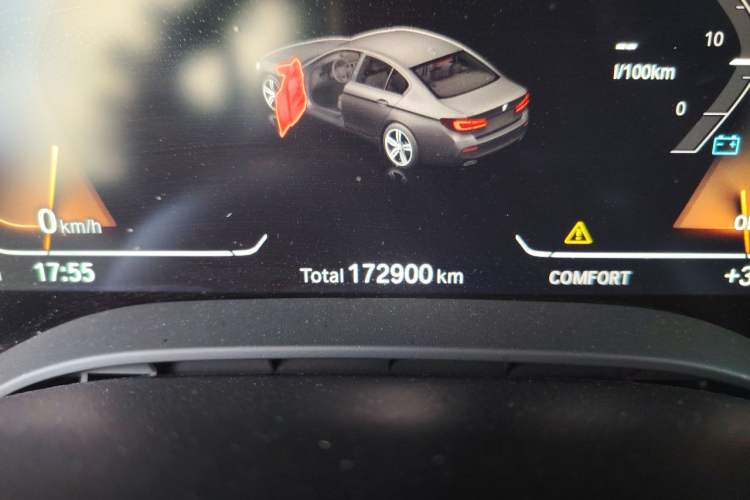 Used BMW 5 Series 2021 530Li Leading Luxury Package Odometer Close Up