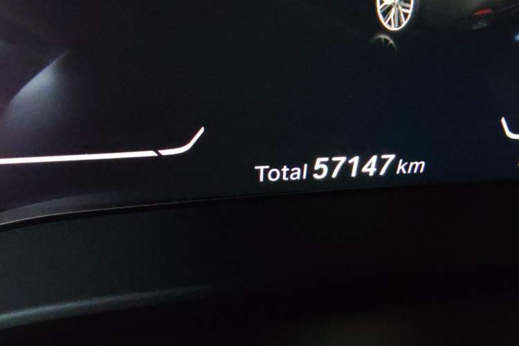 Used BMW 5 Series 2021 Facelifted 525Li M Sport Package Odometer Close Up
