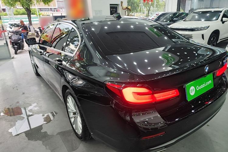 Used BMW 5 Series 2021 525Li Luxury Package Rear Left 45 Deg