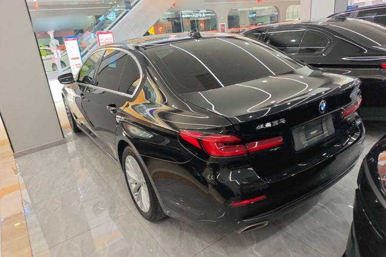 Used BMW 5 Series 2021 525Li Luxury Package Rear Left 45 Deg