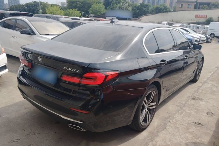 Used BMW 5 Series 2021 530Li Leading Luxury Package Rear Right 45 Deg