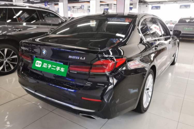 Used BMW 5 Series 2021 525Li Luxury Package Rear Right 45 Deg
