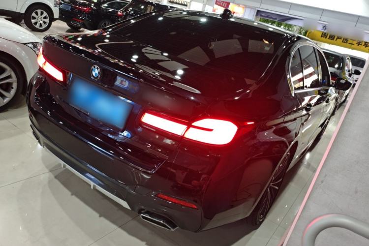 Used BMW 5 Series 2021 Facelifted 530Li Leading Edition M Sport Package Rear Right 45 Deg