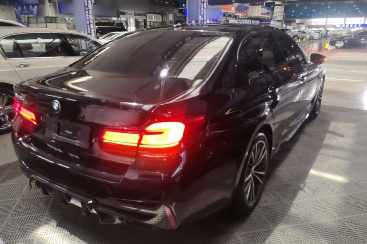 Used BMW 5 Series 2021 Facelifted 530Li Leading Edition M Sport Package Rear Right 45 Deg