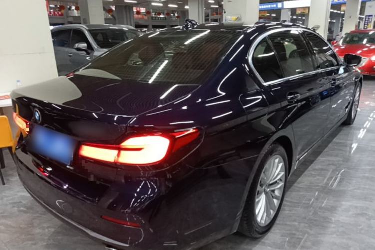 Used BMW 5 Series 2021 525Li Luxury Package Rear Right 45 Deg