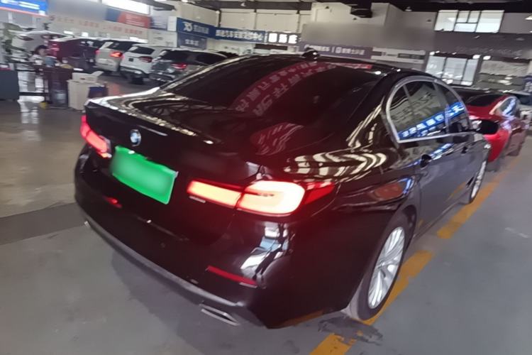 Used BMW 5 Series 2021 525Li Luxury Package Rear Right 45 Deg