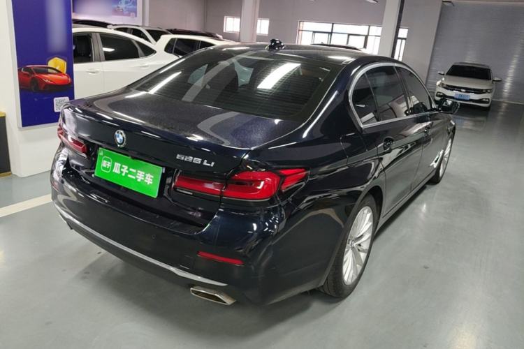 Used BMW 5 Series 2021 525Li Luxury Package Rear Right 45 Deg