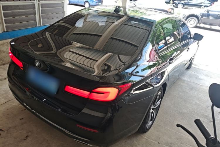 Used BMW 5 Series 2021 530Li Leading Luxury Package Rear Right 45 Deg