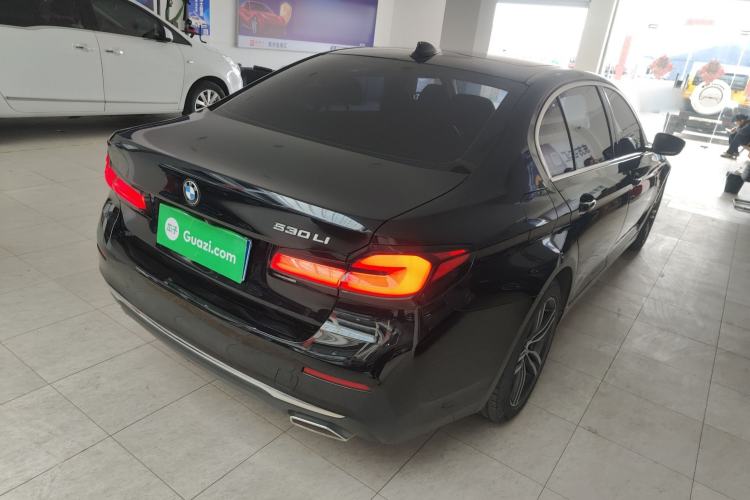 Used BMW 5 Series 2021 530Li Leading Luxury Package Rear Right 45 Deg