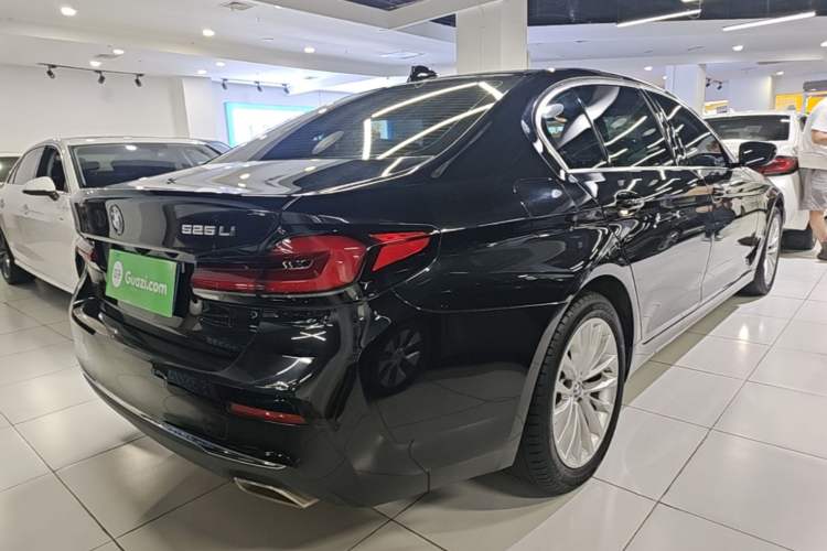 Used BMW 5 Series 2021 525Li Luxury Package Rear Right 45 Deg