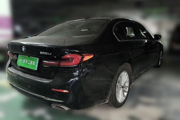 Used BMW 5 Series 2021 525Li Luxury Package Rear Right 45 Deg