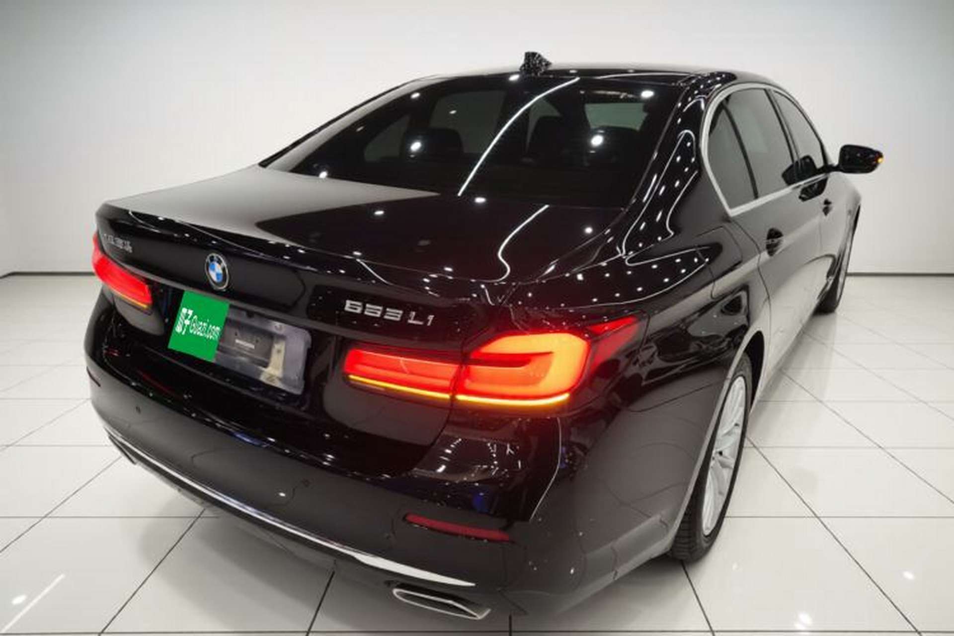 Used BMW 5 Series 2021 525Li Luxury Package Rear Right 45 Deg