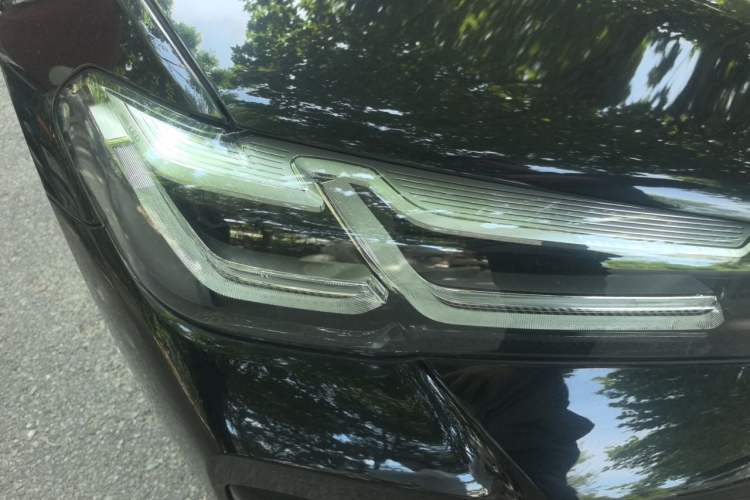 Used BMW 5 Series 2021 530Li Leading Model M Sport Package Right Front Headlight