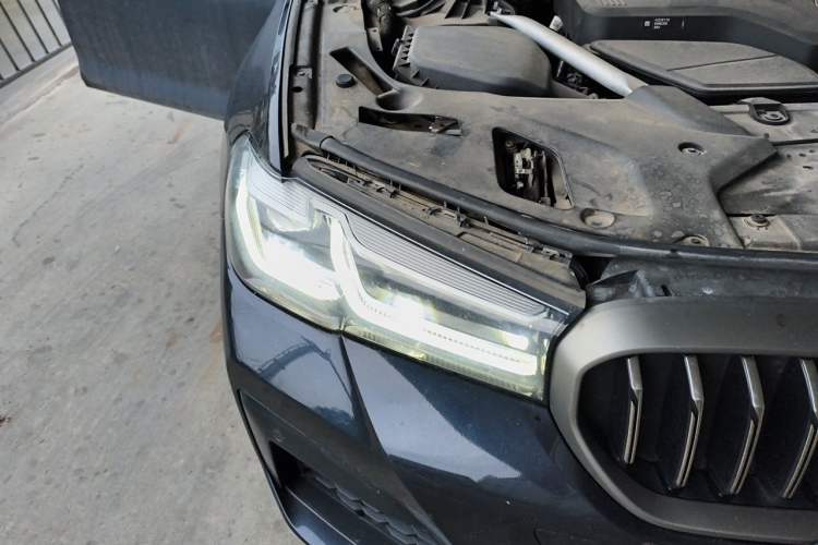 Used BMW 5 Series 2021 Restyled 530Li Luxury Edition M Sport Package Right Front Headlight