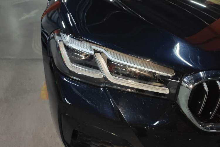 Used BMW 5 Series 2021 530Li Leading Model M Sport Package Right Front Headlight