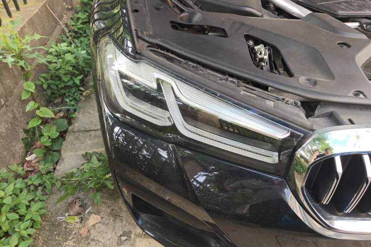 Used BMW 5 Series 2021 Facelifted 530Li Leading Edition M Sport Package Right Front Headlight