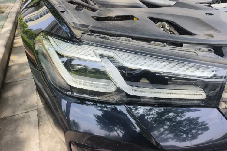 Used BMW 5 Series 2021 530Li Leading Model M Sport Package Right Front Headlight