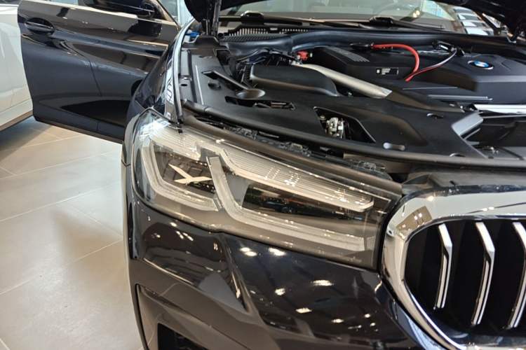 Used BMW 5 Series 2021 525Li M Sport Package Right Front Headlight