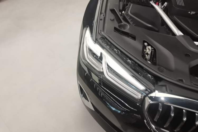 Used BMW 5 Series 2021 530Li Luxury Edition Premium Package Right Front Headlight