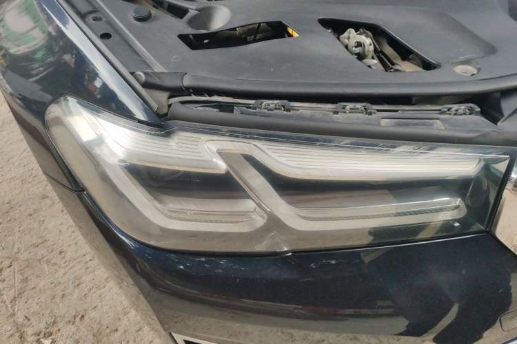 Used BMW 5 Series 2021 Restyled 530Li Leading Edition Luxury Package Right Front Headlight