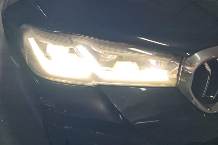 Used BMW 5 Series 2021 530Li Leading Model M Sport Package Right Front Headlight