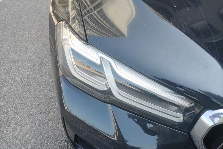 Used BMW 5 Series 2021 530Li Luxury Edition M Sport Package Right Front Headlight