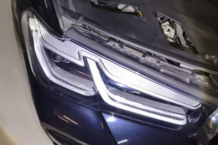 Used BMW 5 Series 2021 530Li Leading Model M Sport Package Right Front Headlight