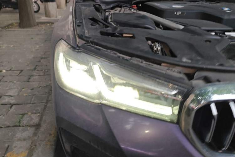 Used BMW 5 Series 2021 Facelifted 530Li Leading Edition M Sport Package Right Front Headlight