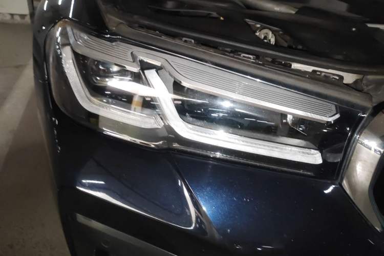 Used BMW 5 Series 2021 Facelifted 530Li Leading Edition M Sport Package Right Front Headlight