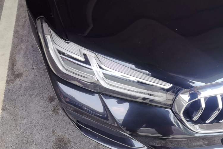 Used BMW 5 Series 2021 530Li Luxury Edition M Sport Package Right Front Headlight