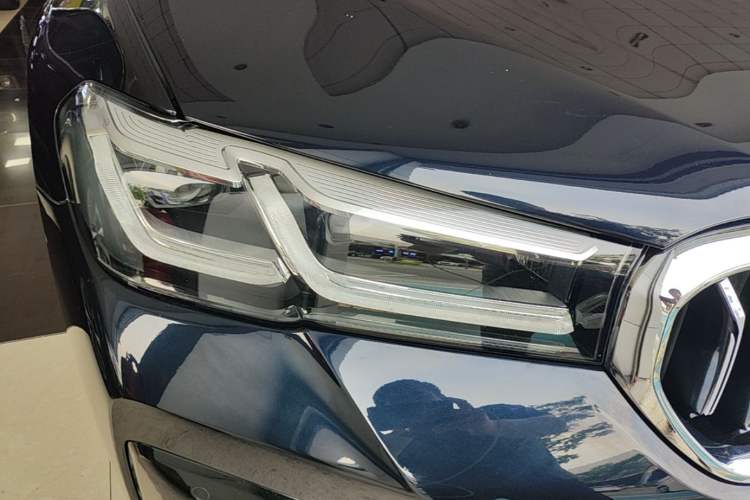 Used BMW 5 Series 2021 525Li M Sport Package Right Front Headlight