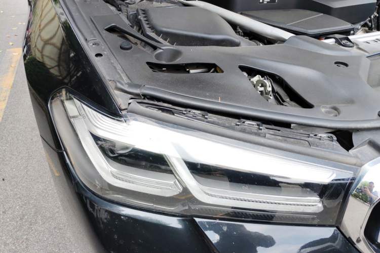 Used BMW 5 Series 2021 525Li M Sport Package Right Front Headlight