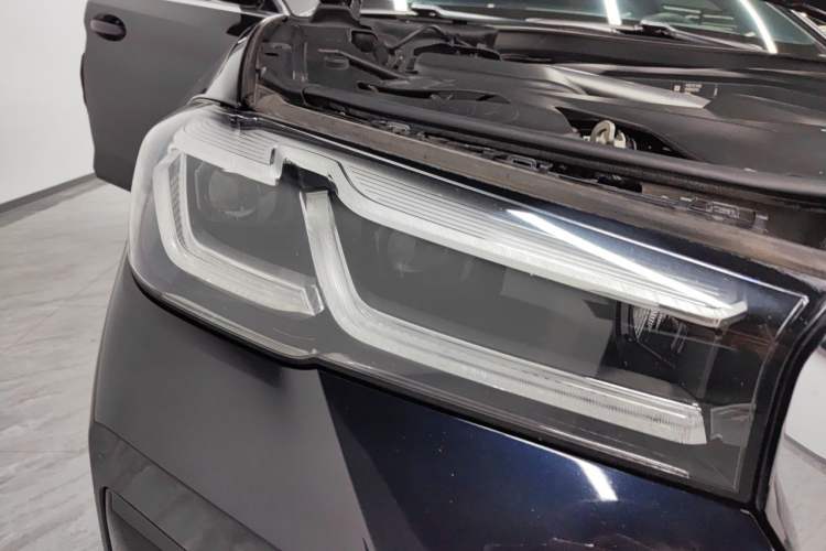 Used BMW 5 Series 2021 530Li Leading Model M Sport Package Right Front Headlight