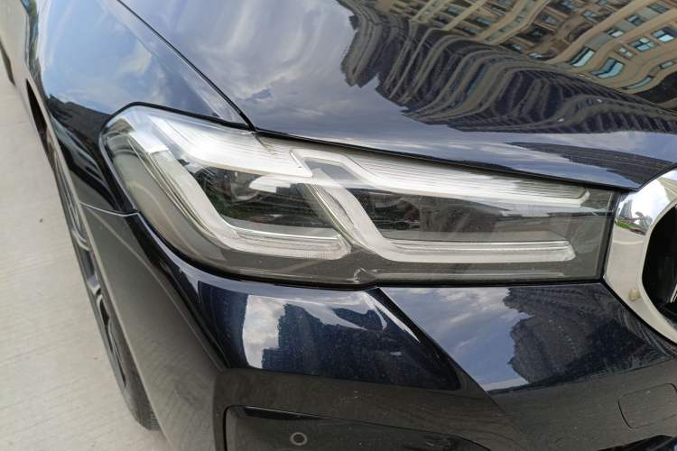 Used BMW 5 Series 2021 530Li Luxury Edition M Sport Package Right Front Headlight