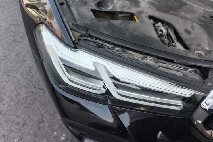 Used BMW 5 Series 2021 530Li Leading Model M Sport Package Right Front Headlight