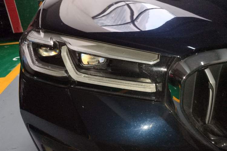 Used BMW 5 Series 2021 530Li Luxury Edition M Sport Package Right Front Headlight