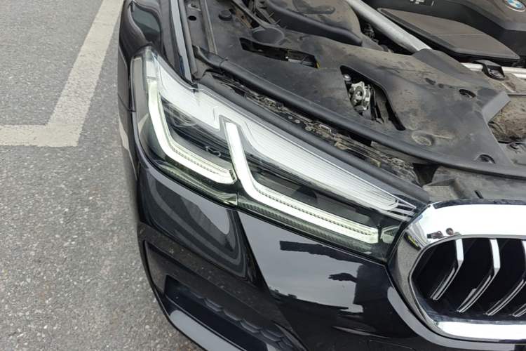 Used BMW 5 Series 2021 530Li Leading Model M Sport Package Right Front Headlight