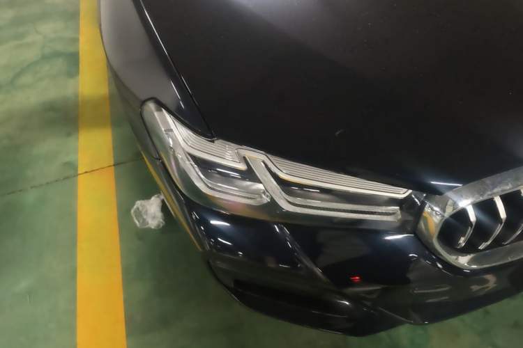 Used BMW 5 Series 2021 530Li Leading Model M Sport Package Right Front Headlight