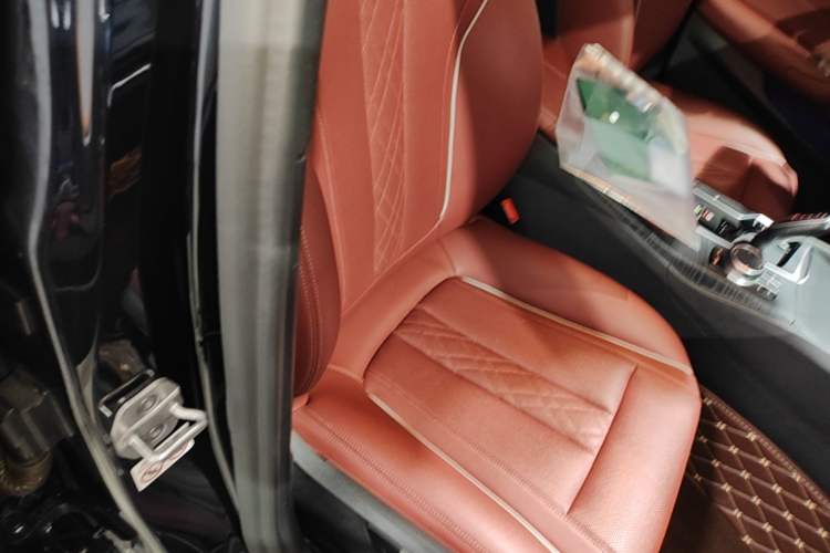 Used BMW 5 Series 2021 530Li Leading Model M Sport Package Right Front Seat